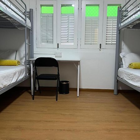Duke Living Hostel Singapore Bagian luar foto