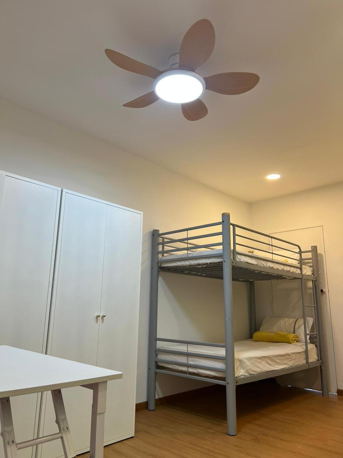 Duke Living Hostel Singapore Bagian luar foto